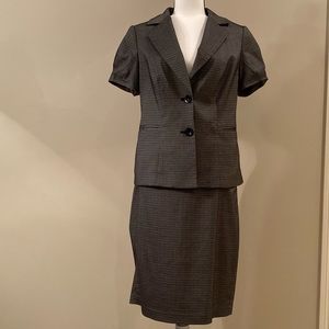 Short sleeve suit from The Limited Size 8